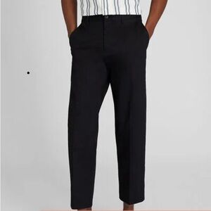 Men’s small black wool cropped pant.